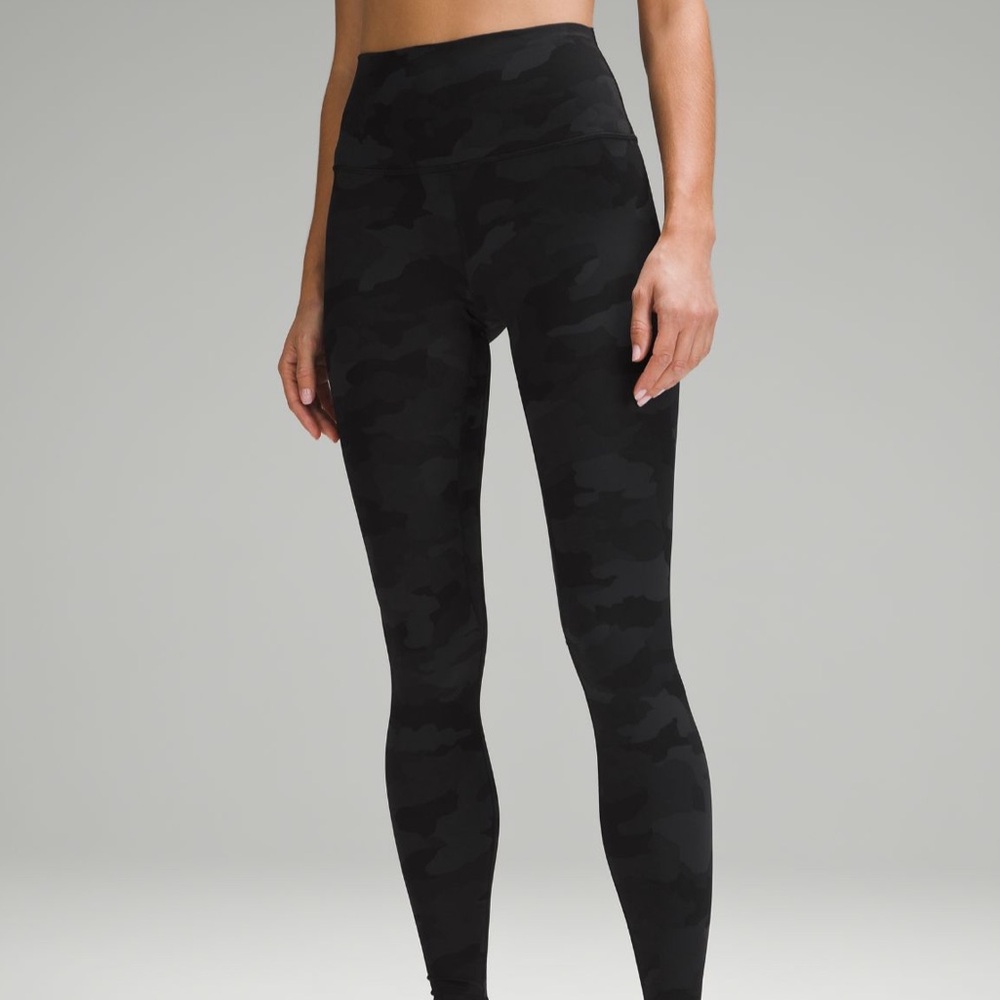 LULULEMON ALIGN CAMO LEGGINGS 
GOOD CONDITION